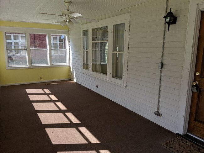 315 S 3rd St in Dekalb, IL - Building Photo - Building Photo