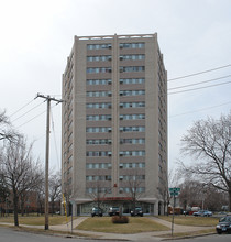 Pentagon Apartments in Minneapolis, MN - Building Photo - Building Photo