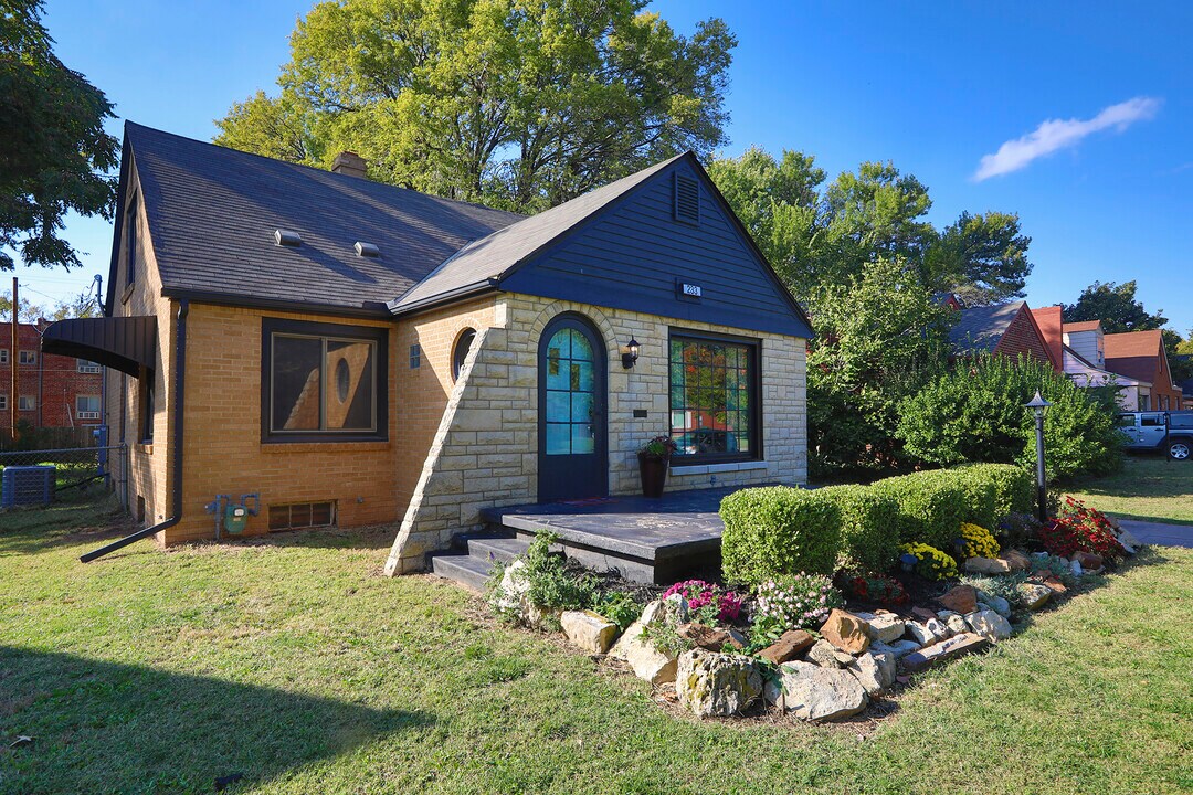 233 S Minneapolis St in Wichita, KS - Building Photo