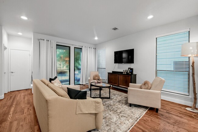 property at 1434 Ennis St