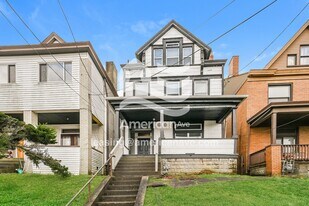 253 Watson Blvd in Pittsburgh, PA - Building Photo