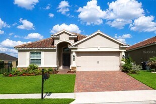 2172 Lakeside Ave in Davenport, FL - Building Photo
