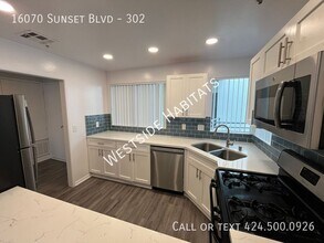 16070 Sunset Blvd in Los Angeles, CA - Building Photo - Building Photo
