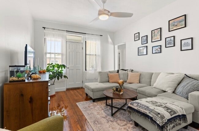 324 Summit Ave, Unit 203