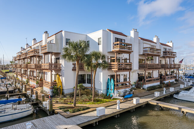 Peninsula Condominiums in New Orleans, LA - Building Photo - Building Photo