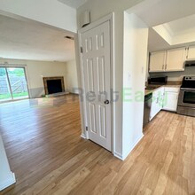 3606 Chimney Creek Dr in Virginia Beach, VA - Building Photo - Building Photo