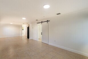 1518 NW 65th St in Miami, FL - Building Photo