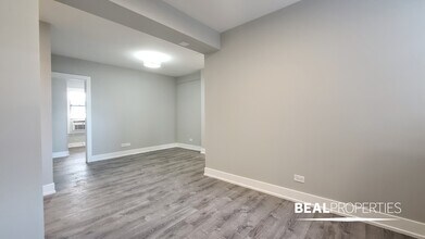 505 W Belmont Ave in Chicago, IL - Building Photo - Building Photo