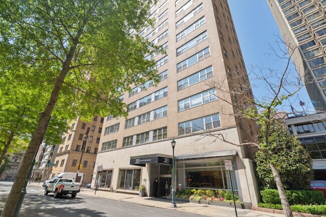 220 W Rittenhouse Sq, Unit 3E in Philadelphia, PA - Building Photo - Building Photo