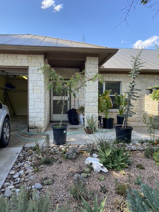 1421 Hi Cir N, Unit 1421 in Horseshoe Bay, TX - Building Photo