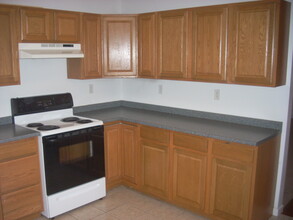 72 Kimball Dr, Unit 72 KIMBALL in New Britain, CT - Building Photo - Building Photo