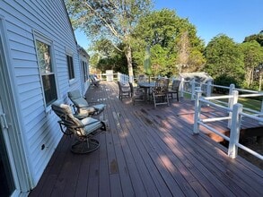 1 Kerna Dr in Bourne, MA - Building Photo - Building Photo