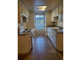 1313 Floyd Ave in Modesto, CA - Building Photo