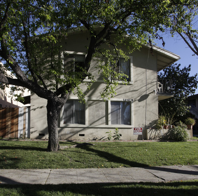 19419 Haynes St in Reseda, CA - Foto de edificio - Building Photo