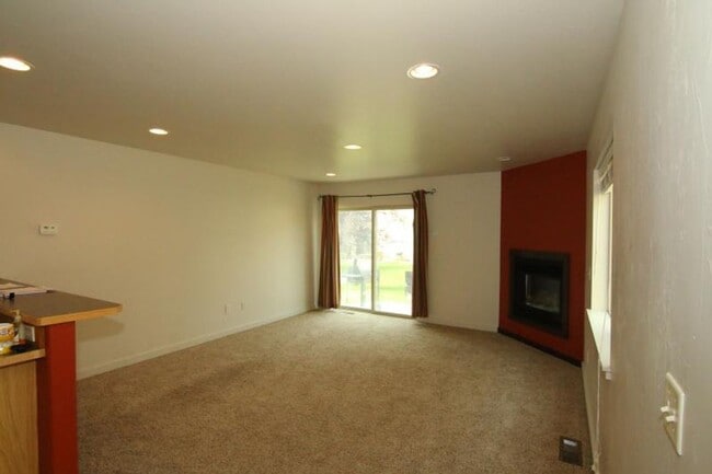 935 Forest Glen Dr in Bozeman, MT - Building Photo - Building Photo