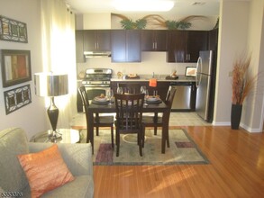 25 Duncan Ave in Jersey City, NJ - Building Photo - Building Photo