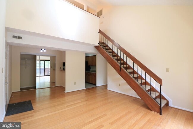 1639 Carriage House Terrace in Silver Spring, MD - Foto de edificio - Building Photo