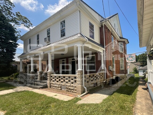 property at 235 S 4th St