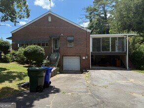 998 Highland Cir SE in Conyers, GA - Building Photo - Building Photo