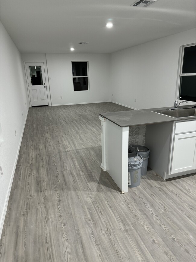 7646 Chancery Gate in San Antonio, TX - Building Photo - Building Photo