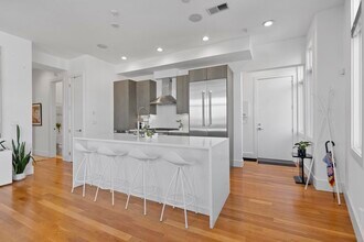 5 Mohawk St, Unit 1 in Boston, MA - Building Photo - Building Photo