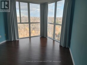 7-1607 Concorde Pl in Toronto, ON - Building Photo - Building Photo