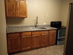 722 E Cornelia Cir in Corpus Christi, TX - Foto de edificio - Building Photo