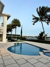 6801 NW 113th Ct in Doral, FL - Building Photo - Building Photo