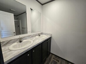 11422 4th St NE in Blaine, MN - Building Photo - Building Photo