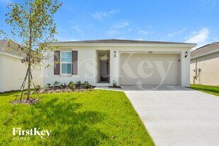 489 Earhart Dr in Davenport, FL - Building Photo