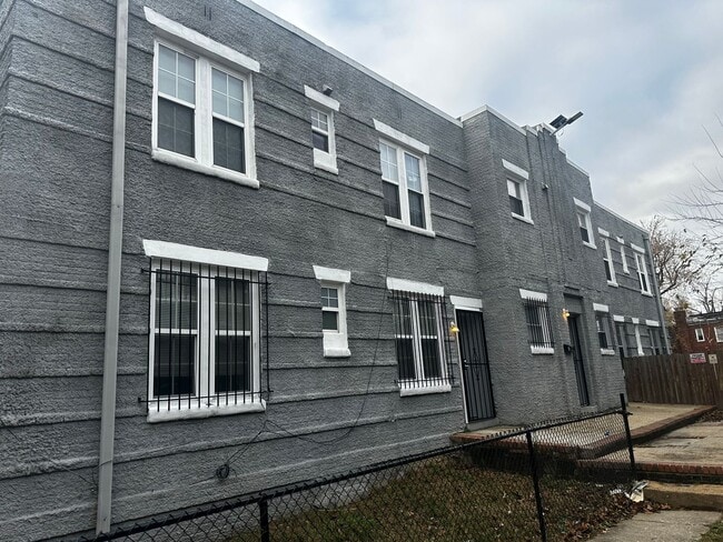 property at 4632 Hillside Rd SE