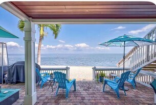 5280 Coquina Key Dr SE in St. Petersburg, FL - Building Photo