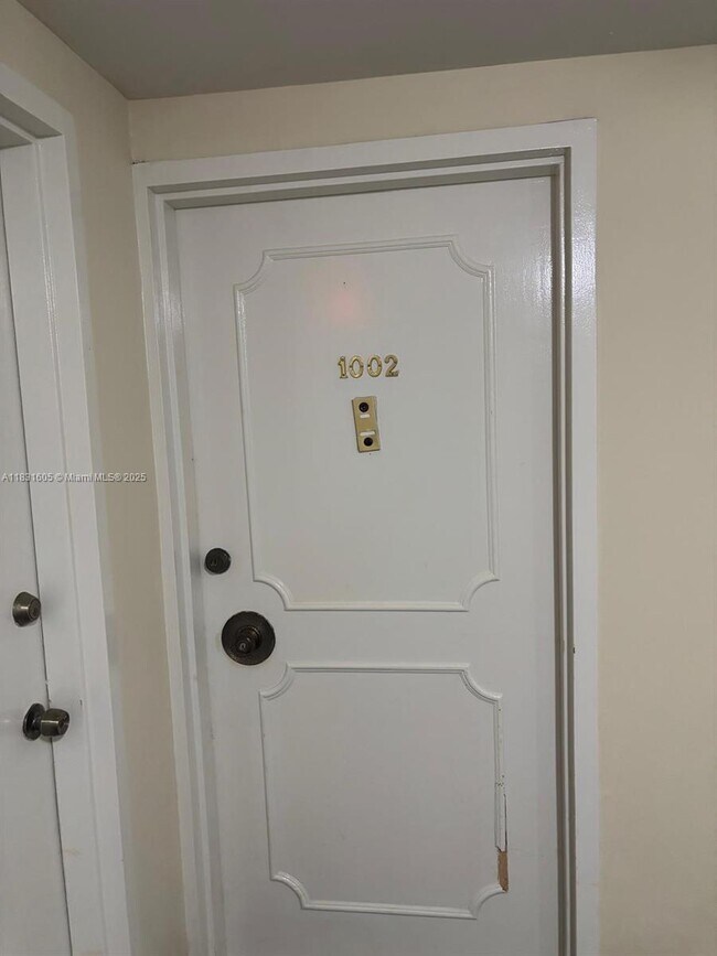 property at 999 Brickell Bay Dr