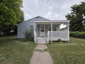 724 N Logan St in Chapman, KS - Building Photo