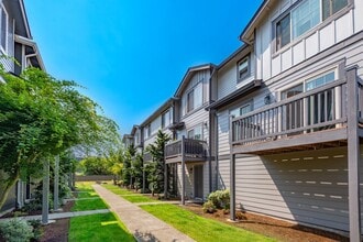 Aster Townhomes in Sumner, WA - Foto de edificio - Building Photo