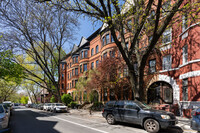 105 Berkeley Pl in Brooklyn, NY - Foto de edificio - Building Photo