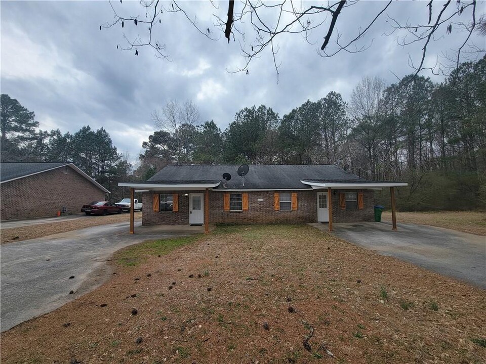 6286 Love St in Austell, GA - Building Photo