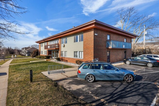 1143 W Carriage Dr in Whitewater, WI - Building Photo - Building Photo