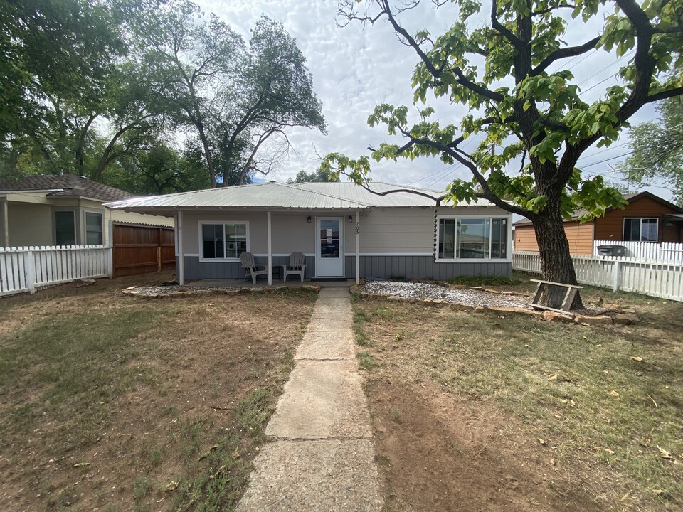 205 W Coronado Ave in Cortez, CO - Foto de edificio