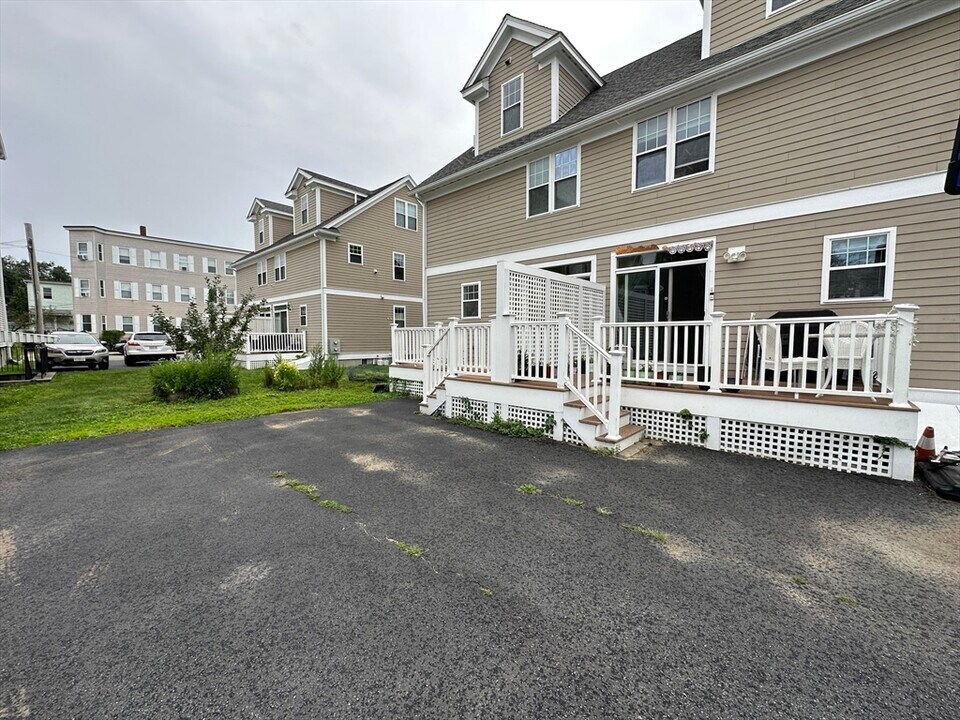 155 Franklin St, Unit 1 in Boston, MA - Building Photo