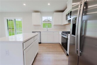 157 White Oak Dr in Evans City, PA - Building Photo - Building Photo