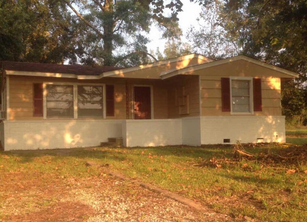 1112 N 4th Street in Silsbee, TX - Building Photo