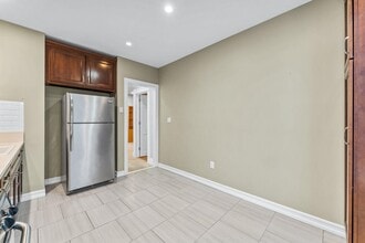 713 15th St in Union City, NJ - Building Photo - Building Photo