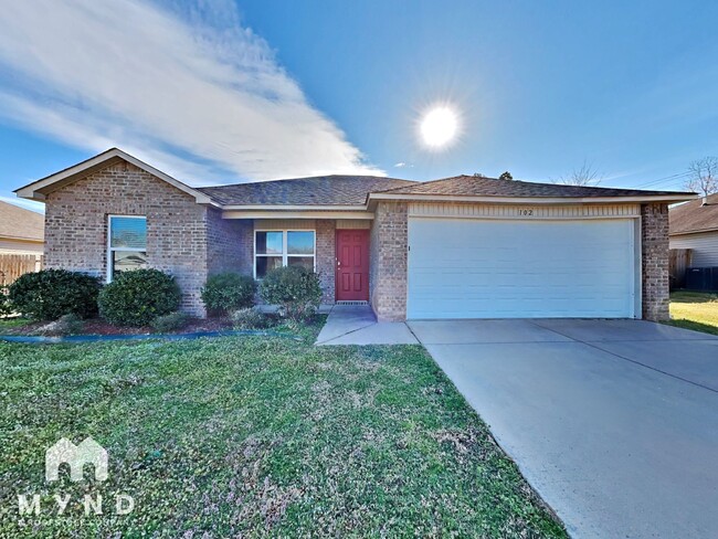 102 Palm St in Jacksonville, AR - Foto de edificio - Building Photo