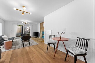 260 NW 114th Ave in Portland, OR - Building Photo - Building Photo