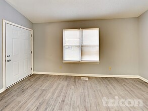 305 Trowbridge Rd in Columbia, SC - Foto de edificio - Building Photo