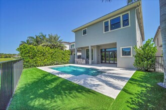 9081 Chauvet Wy in Boca Raton, FL - Foto de edificio - Building Photo