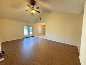 3916 Paradise Island Rd in Waco, TX - Building Photo - Building Photo