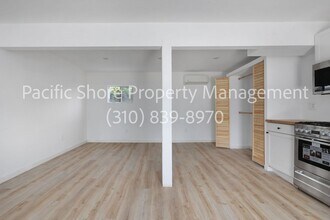2835 N Coolidge Ave in Los Angeles, CA - Building Photo - Building Photo