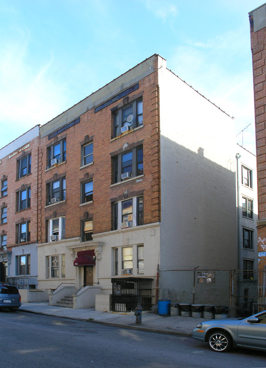 943 E 179th St in Bronx, NY - Foto de edificio